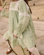 將圖片載入圖庫檢視器 Louise Misha - Laureline 薄荷綠方領蕾絲洋裝 2-5Y