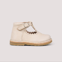 Load image into Gallery viewer, PETIT NORD - T-Bar Scallop (Cream) Size 21