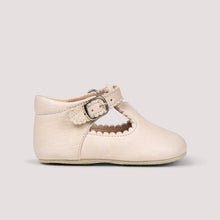 Load image into Gallery viewer, PETIT NORD - Baby Scallop T-Bar (Cream)