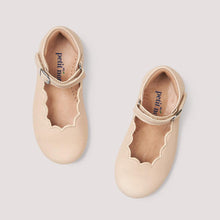 Load image into Gallery viewer, PETIT NORD - Scallop Mary Jane (Cream)