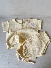 Load image into Gallery viewer, Guapoo - Muslin T-Shirt | Soft Yellow