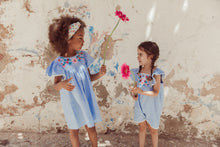 將圖片載入圖庫檢視器 Louise Misha - 水藍色刺繡洋裝 (4Y, 6Y)