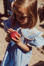 將圖片載入圖庫檢視器 Louise Misha - 水藍色大領子洋裝 (6Y)