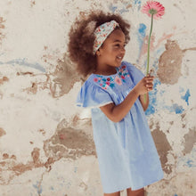 將圖片載入圖庫檢視器 Louise Misha - 水藍色刺繡洋裝 (4Y, 6Y)