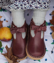 Load image into Gallery viewer, PETIT NORD - T-Bar Bow (Burgundy Patent)