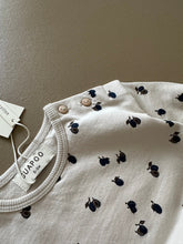 Load image into Gallery viewer, Guapoo - 衛衣 Mini Plums (現貨)
