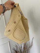 Load image into Gallery viewer, Guapoo - 薄刷毛外套 Buttercream
