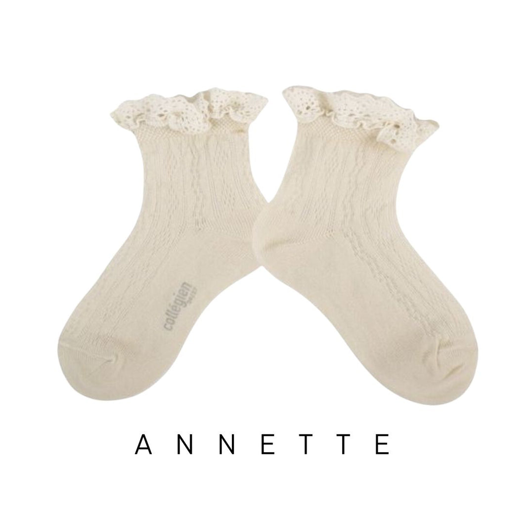 Collegien | Annette - Pointelle with Lace Frill Socks (Lamb)