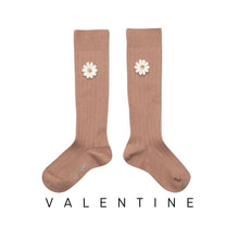 Load image into Gallery viewer, [預購] Collegien | Valentine - Ribbed Socks with Daisy (Vieux Rose)

