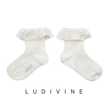將圖片載入圖庫檢視器 [預購] Collegien | Ludivine - Ribbed Ankle Socks with Ruffle (Snow White)
