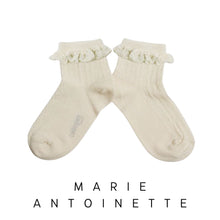 Load image into Gallery viewer, Collegien | Marie Antoinette - Lamb
