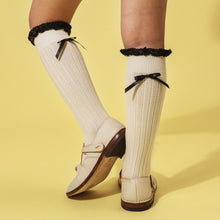 Load image into Gallery viewer, [預購] Collegien | Domitille - Ribbed Knee Socks with Bow - Lamb
