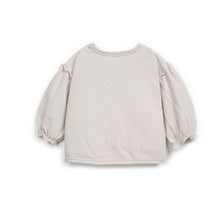 將圖片載入圖庫檢視器 Light gray sweatshirt with puff sleeves on a white background
