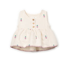 將圖片載入圖庫檢視器 Baby dress with pineapple embroidery on a white background
