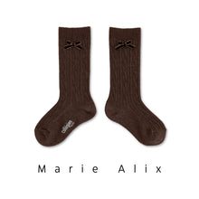 將圖片載入圖庫檢視器 [預購] Collegien | Marie Alix - 花蝴蝶結羊毛長襪 Chocolate
