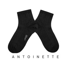 將圖片載入圖庫檢視器 [預購] Collegien | Antoinette - Lightweight Pointelle Socks - Black

