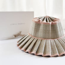 Load image into Gallery viewer, Lorna Murray -  Avoca Capri 成人太陽帽

