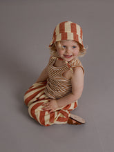 Load image into Gallery viewer, Organic Zoo - Tomato Stripes Bucket Sun Hat
