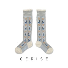 Load image into Gallery viewer, [預購] Collegien | Cerise - Jacquard Cherries and Bows Knee-high Socks (Gris Perle)

