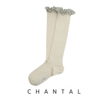 Load image into Gallery viewer, Collegien | Chantal - Ribbed Knee-high Socks with Leopard Hearts Ruffle - Lamb

