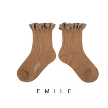 Load image into Gallery viewer, Collegien | Emilie - Polka Dots Ruffle Ankle Socks (Salted Caramel)
