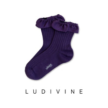 將圖片載入圖庫檢視器 [預購] Collegien | Ludivine - Ribbed Ankle Socks with Ruffle (Myrtille)
