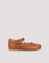 Load image into Gallery viewer, PETIT NORD - Scallop Mary Jane (Cognac)
