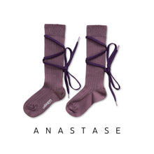 Load image into Gallery viewer, [預購] Collegien | Anastasie - Lace-up Ribbed Knee Socks - Wisteria
