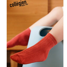 將圖片載入圖庫檢視器 [預購] Collegien | Antoinette - Lightweight Pointelle Socks - Black
