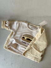 Load image into Gallery viewer, Guapoo - Burger Sweater

