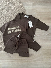 Load image into Gallery viewer, Guapoo - Cozy T-Shirt | Chocolate
