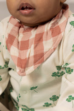 將圖片載入圖庫檢視器 Studio Boheme -  Abel Bandana Bib (Pink Gingham)
