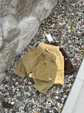 Load image into Gallery viewer, [預購] Guapoo - Corduroy Pants Olive
