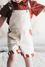 Load image into Gallery viewer, 🎄 牛仔背帶褲 - Candy Cane
