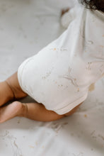 Load image into Gallery viewer, Pehr - Long Sleeve Kimono Bodysuit (Field of Dreams) 12-18M
