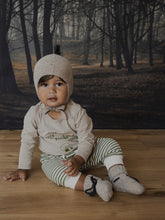 Load image into Gallery viewer, Organic Zoo - Oatmeal Charcoal Contrast Tassel Hat
