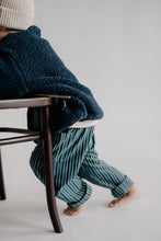 Load image into Gallery viewer, Guapoo - 毛絨絨外套 Deep Blue
