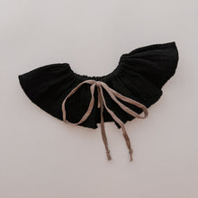 Load image into Gallery viewer, 日本 Hibi - 噓噓蝴蝶結口水巾 (Black)
