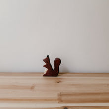 Load image into Gallery viewer, Holztiger - Squirrel, brown (松鼠，棕色)
