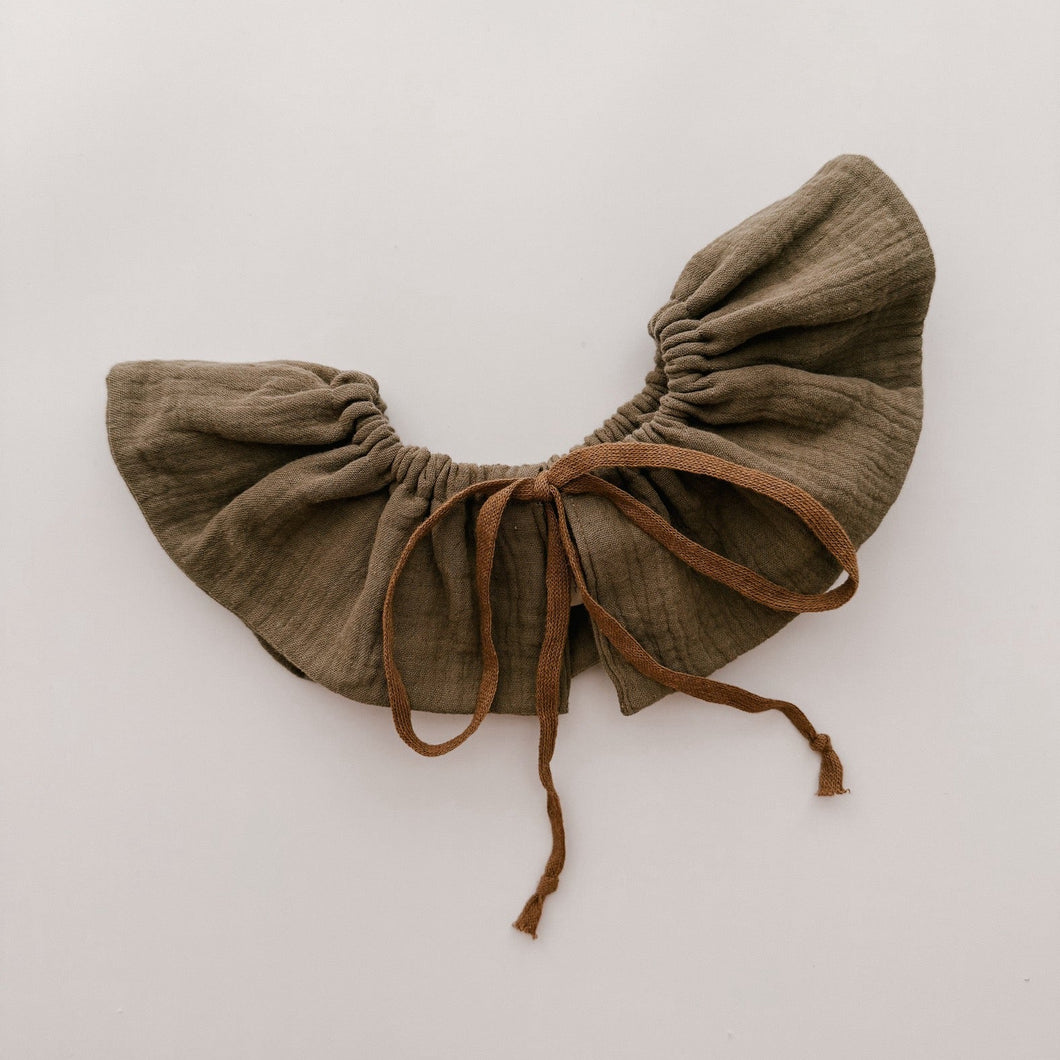 日本 Hibi - Ruffle 蝴蝶結口水巾 (Khaki)