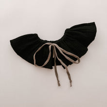 Load image into Gallery viewer, 日本 Hibi - 噓噓蝴蝶結口水巾 (Black)
