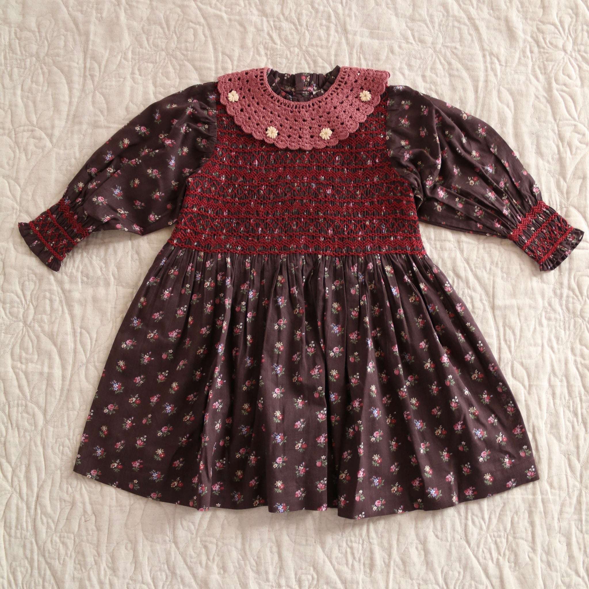 Bonjour Diary - Handsmock Dress with Crochet Collar Little bouquet