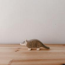 Load image into Gallery viewer, Holztiger - Armadillo (犰狳)
