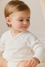 將圖片載入圖庫檢視器 Jamie Kay - 透氣和服式包屁衣 - Sweet Heart Pointelle
