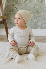 Load image into Gallery viewer, Jamie Kay -  Everyday Legging (Petite Stripe Hay Cloud)
