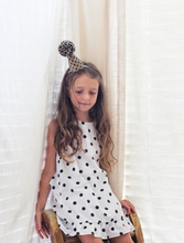 Load image into Gallery viewer, KruhitkaLove - 黑點點派對帽子
