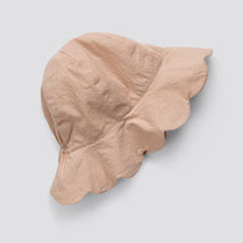 將圖片載入圖庫檢視器 Little Cotton Clothes - Scalloped Hat Shell/Powder (1-2Y)
