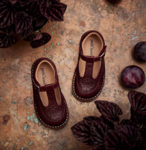 Load image into Gallery viewer, PETIT NORD - Low T-Bar Flower (Burgandy)
