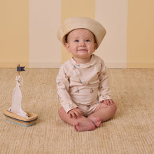 Load image into Gallery viewer, Rylee + Cru - Rashguard Boy Set (Sailboats)

