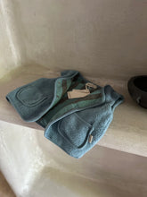 Load image into Gallery viewer, [預購] Guapoo - Reversible Fleece Vest Lucky
